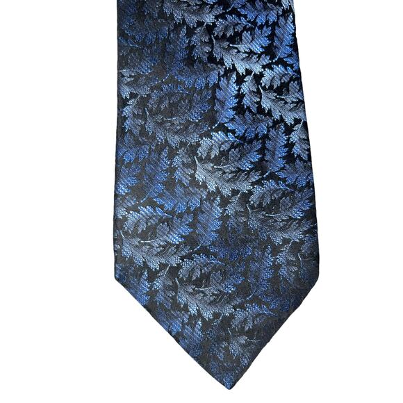 Bachrach Tie in Variegated Blue Leaf Print in Italian Silk - Picture 2 of 4